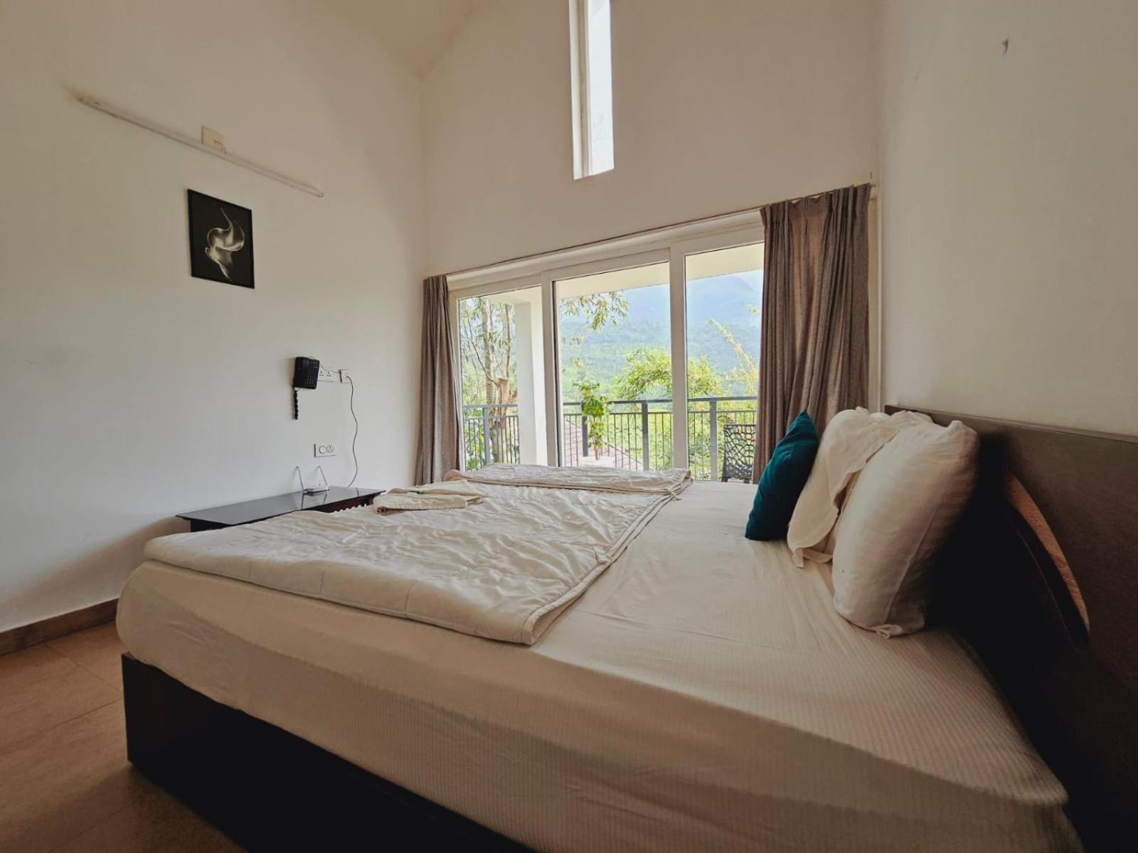 Dazzle Villa Resort Kalpetta Exteriör bild